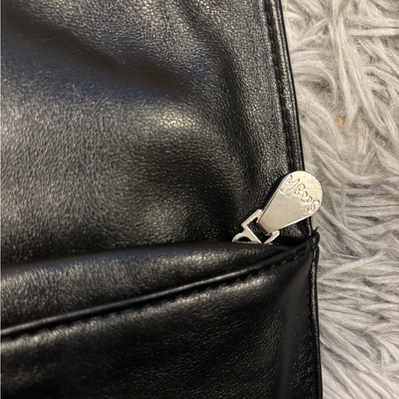 Minimalist Black Crescent Hobo Shoulder Bag - Picture 3 of 6